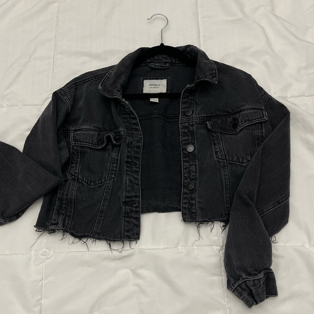 Forever 21 Black cropped jean jacket